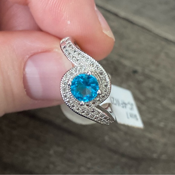 Ring size 7 - Picture 1 of 5